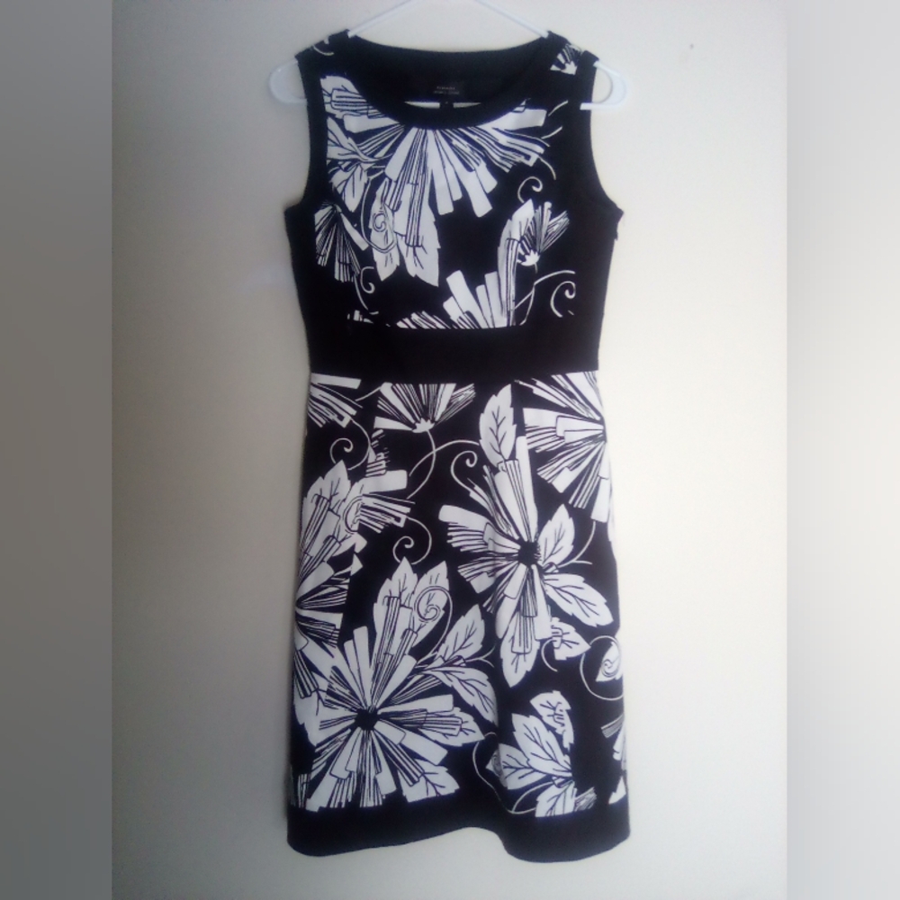 TAHARI ARTHUR LEVINE Floral Black and White Sleeveless Dress SIZE 4 - Picture 5 of 8